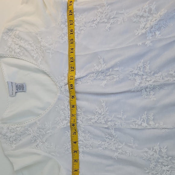 Soft Surroundings White Embroidered Lacey Tunic Top roll tab sleeves M - Picture 5 of 7